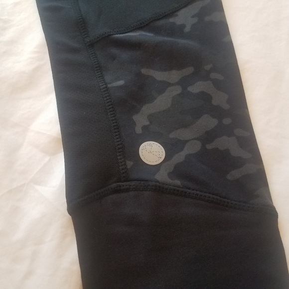 NWT Threads 4 Thought Kellyn camo leggings - Picture 11 of 16